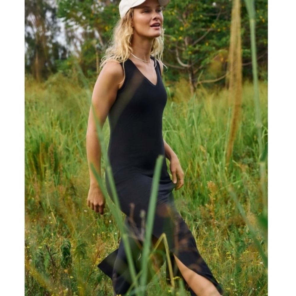 Athleta NWT L Santorini Maxi Dress Black SOFT Long Stretchy Tee Dress